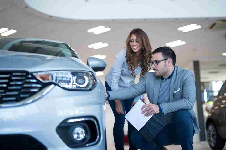 pólizas de seguros para autos y asistencia vehicular, para proteger tu auto contra robo y accidentes en Quito y Guayaquil